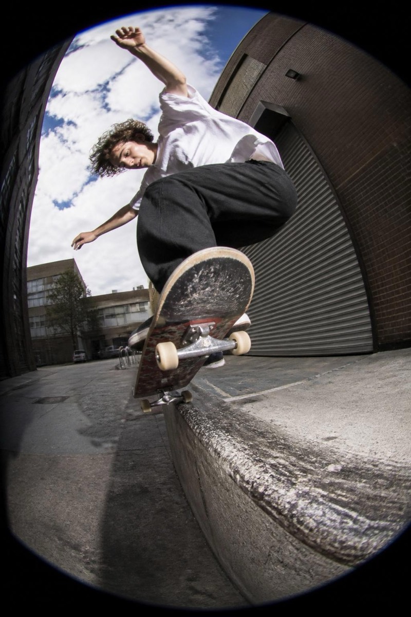 Skate Fisheye — Fisheye AI filter