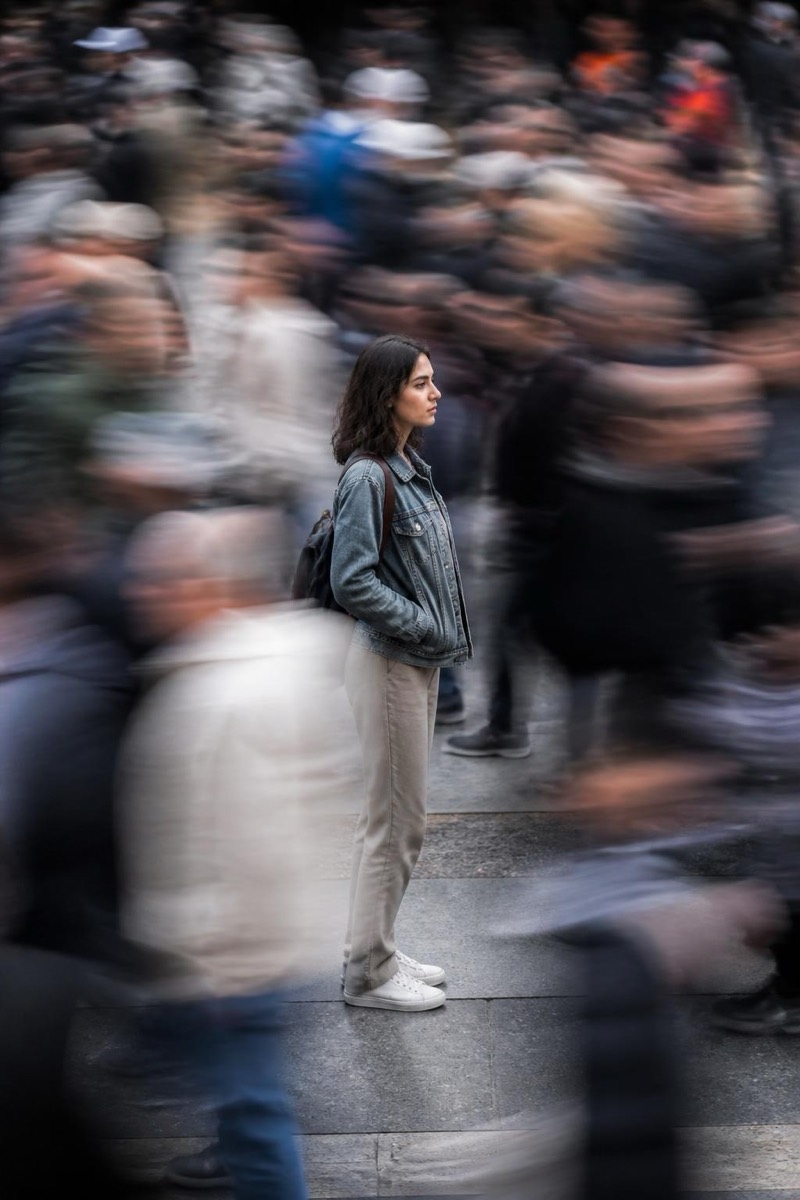 Ghost Crowd — Long Exposure AI filter