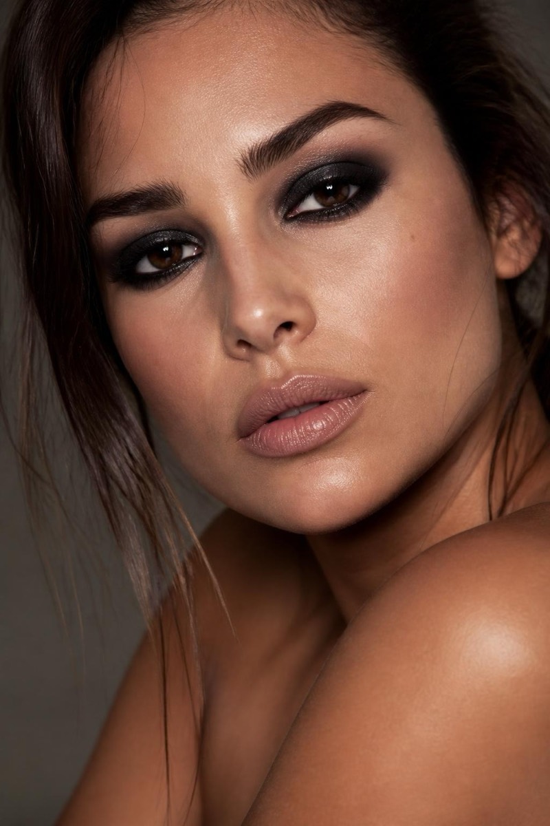Smokey Eyes — Makeup AI filter